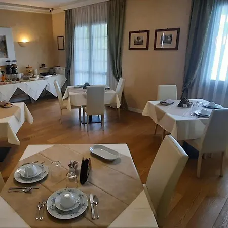 Alojamento de Acomodação e Pequeno-almoço Fiorini Moniga del Garda