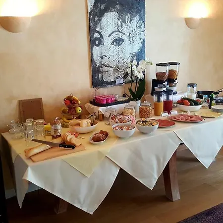 Fiorini Alojamento de Acomodação e Pequeno-almoço Moniga del Garda